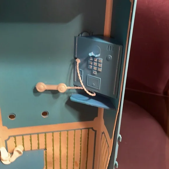 Barbie 1964 Original Doll with Phone Booth and Assessories. - Picture 6 of 9